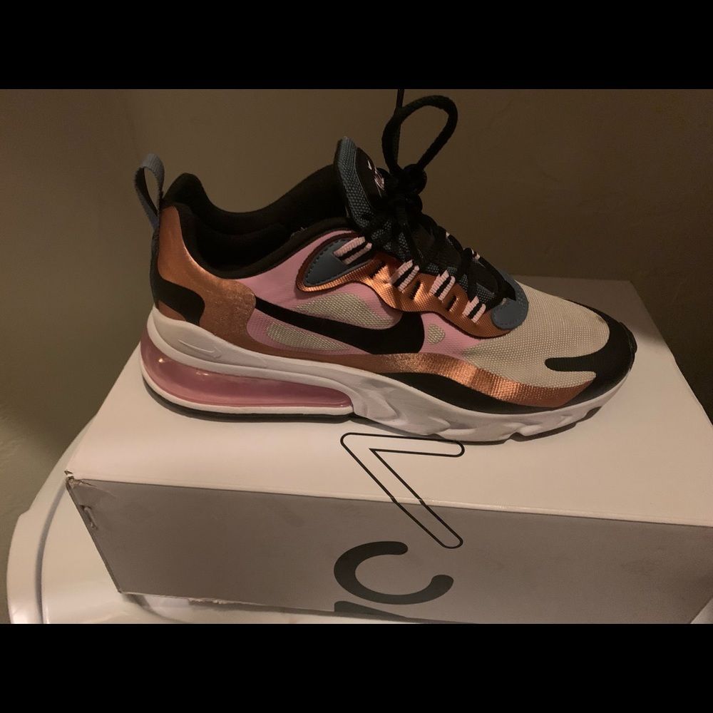 Nike Shoes View 3